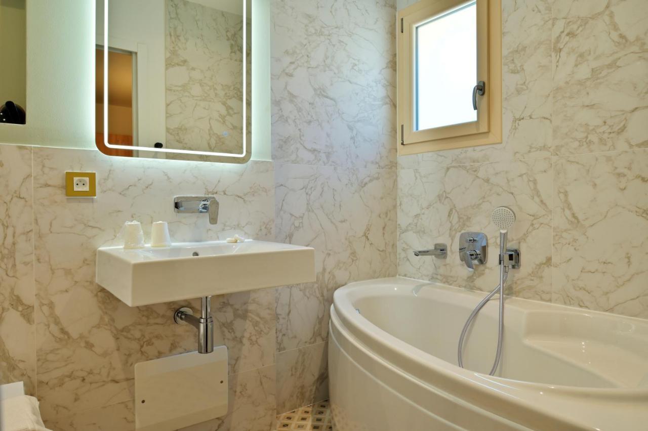 Hotel Des Roches Сартен Екстер'єр фото